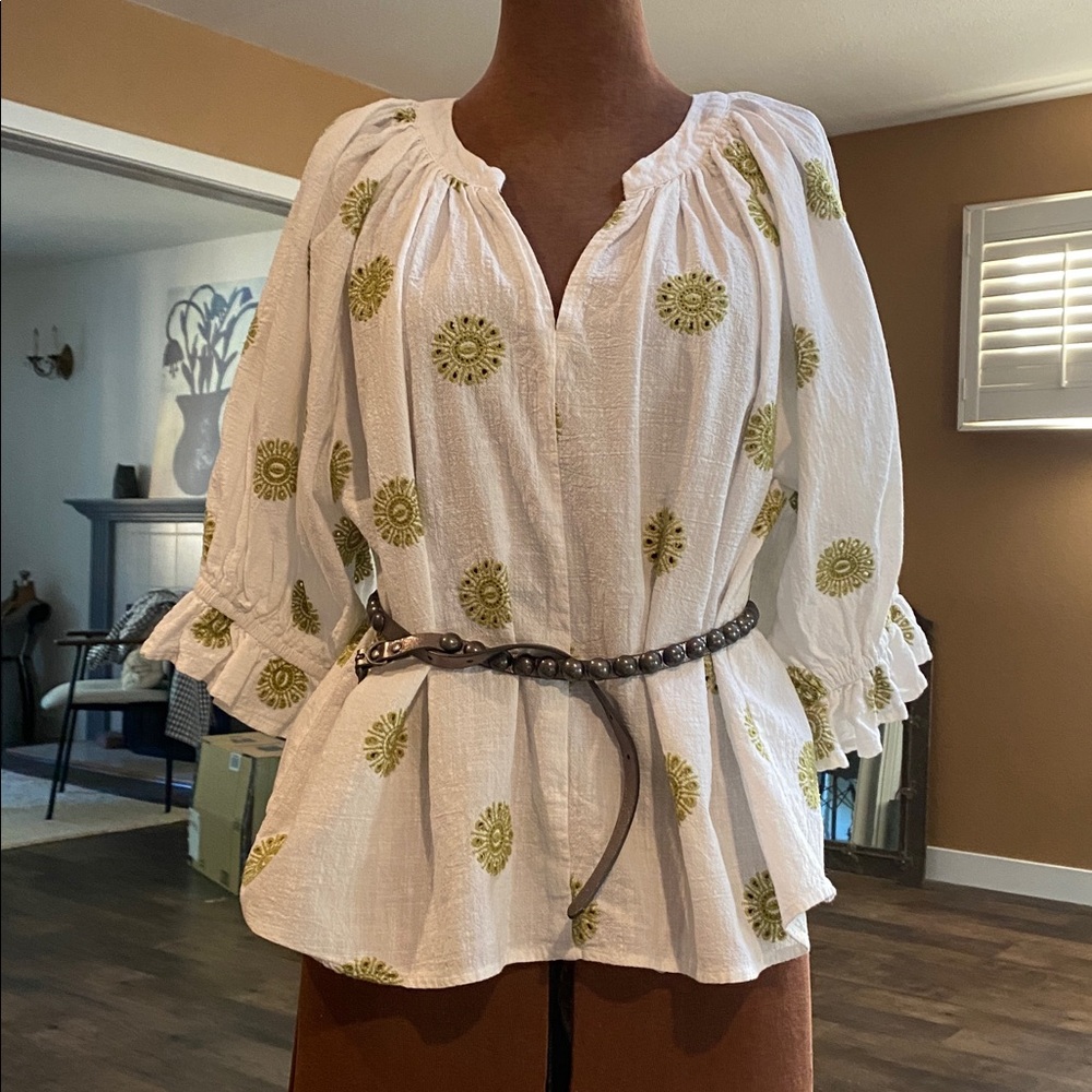White Embroidered Peasant Blouse with Green
Medallions add a belt - Picture 2 of 2
